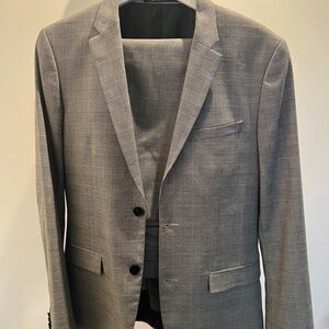 H&M Men’s Grey Plaid 2-Piece Suit